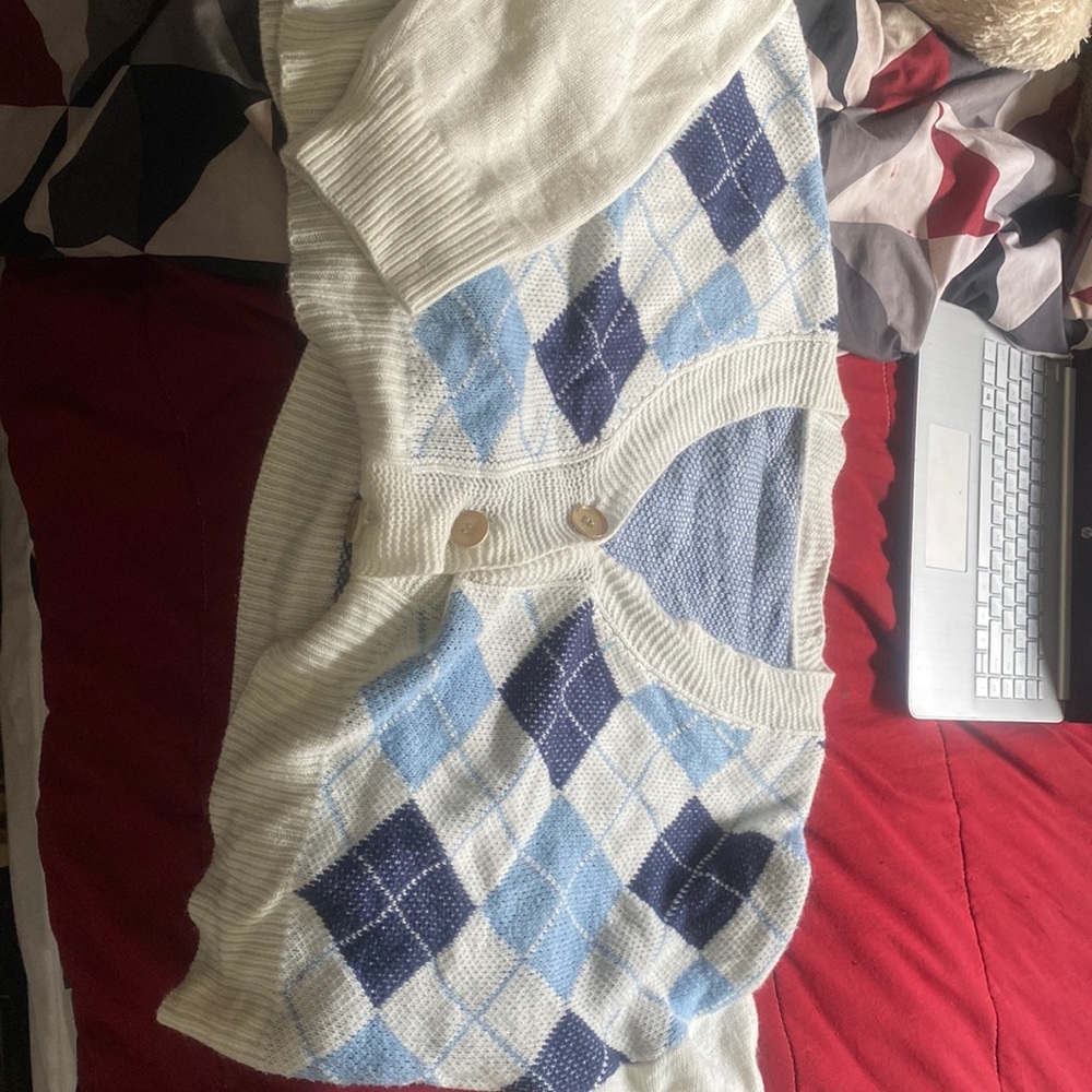 Cardigan sweater with buttons